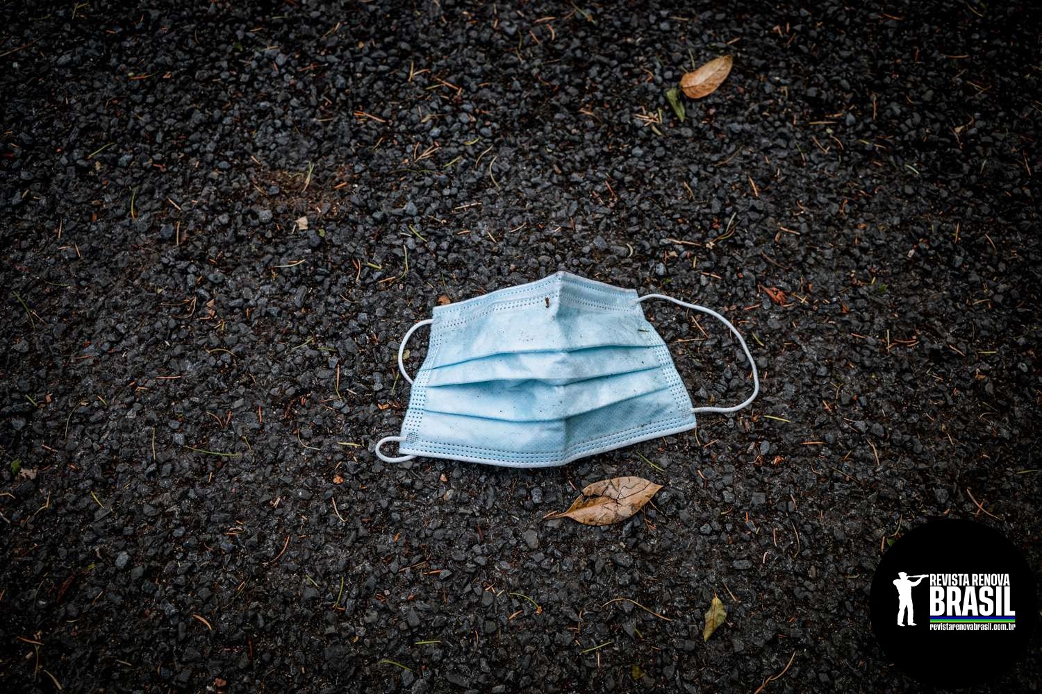 2negative-space-face-mask-ground