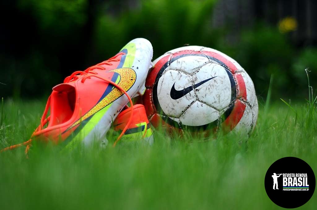 grass-sport-game-play-sunlight-summer-854811-pxhere.com