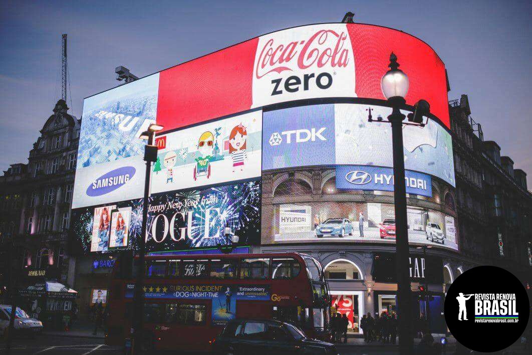 negative-space-london-adverts-piccadilly-circus-Custom