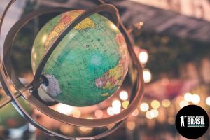 negative-space-vintage-globe-world-map-bokeh-artem-bali-thumb-1