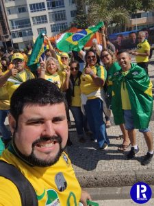 Manifestação pelo impeachment de Lula e Moraes reúne multidão em Copacabana