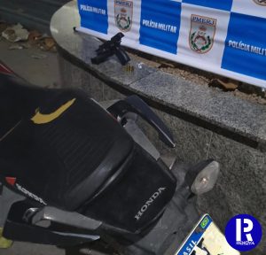 Polícia apreende pistola 9mm e moto roubada em Belford Roxo