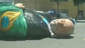 boneco-lula