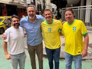 DOMINGO DE MOBILIZAÇÃO: MÁRCIO CANELLA REFORÇA APOIO A BOLSONARO EM MEGA-ATO NA ORLA DE COPACABANA